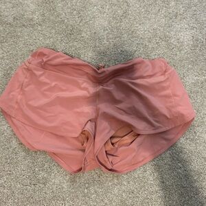 Lululemon Salmon Speed Up 2.5” Size 10 Shorts